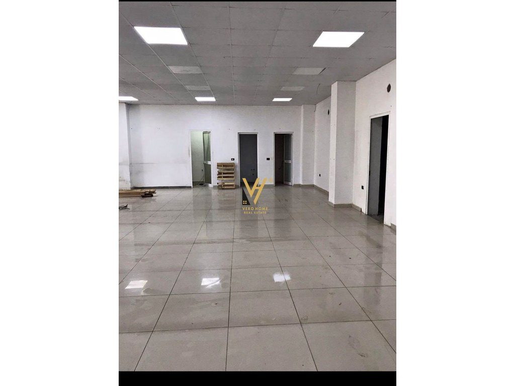 JEPET AMBIENT BIZNESI 220M2 ME QERA NE VAQARR 1.000 EURO 2