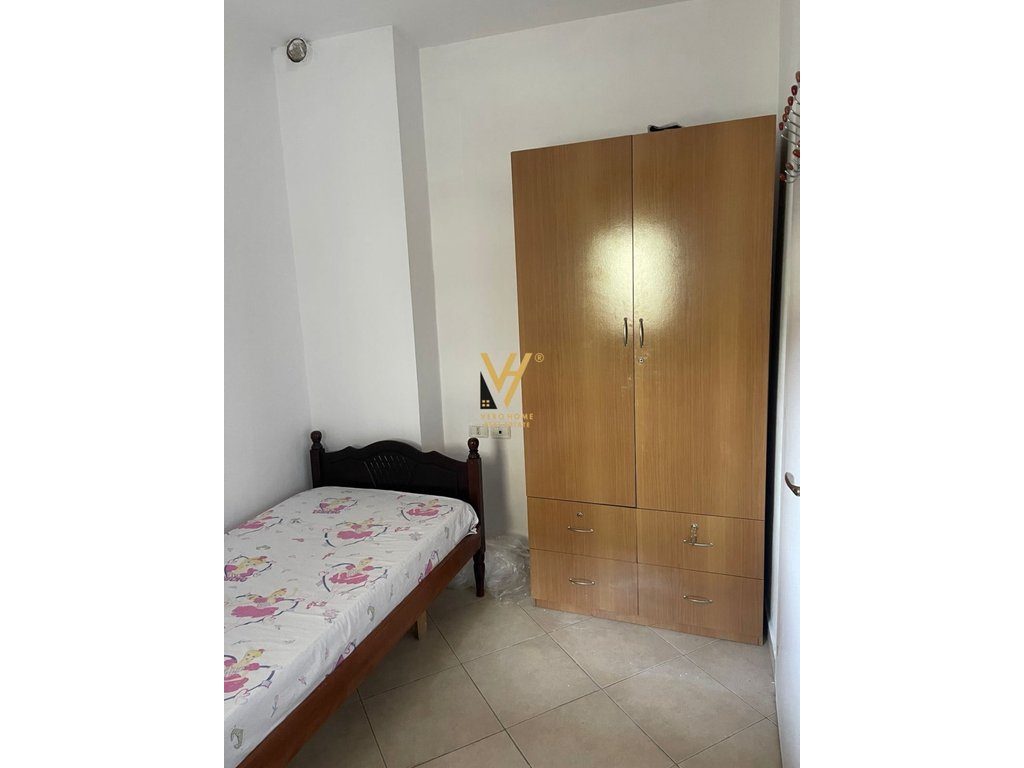 JEPET APARTAMENT 2+1 ME QIRA TE KOPSHTI BOTANIK 45.000 LEKE 4