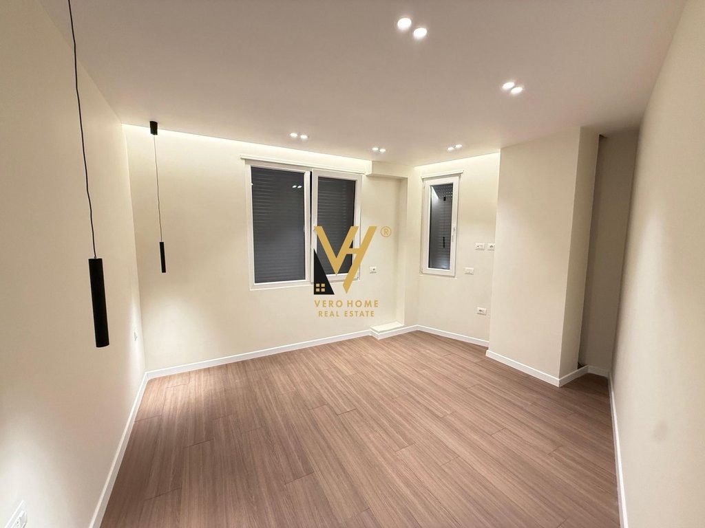 SHITET APARTAMENT 2+1+BLK TEK MARTENITETI I RI 235.000 EURO 3
