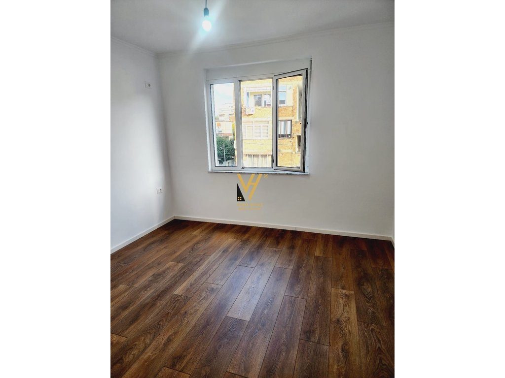 SHITET APARTAMENT 2+1 NE ALI DEM, SHKOLLA 1 MAJ 155.000 EURO 2