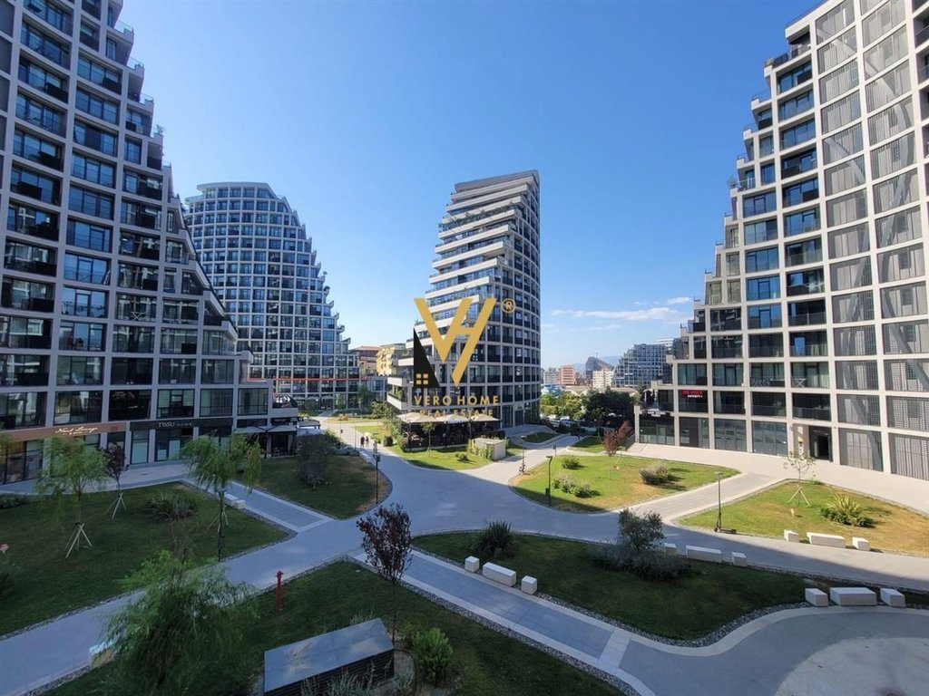 JEPET ZYRE 127M2 ME QIRA,LAKE VIEW.2.200 EURO