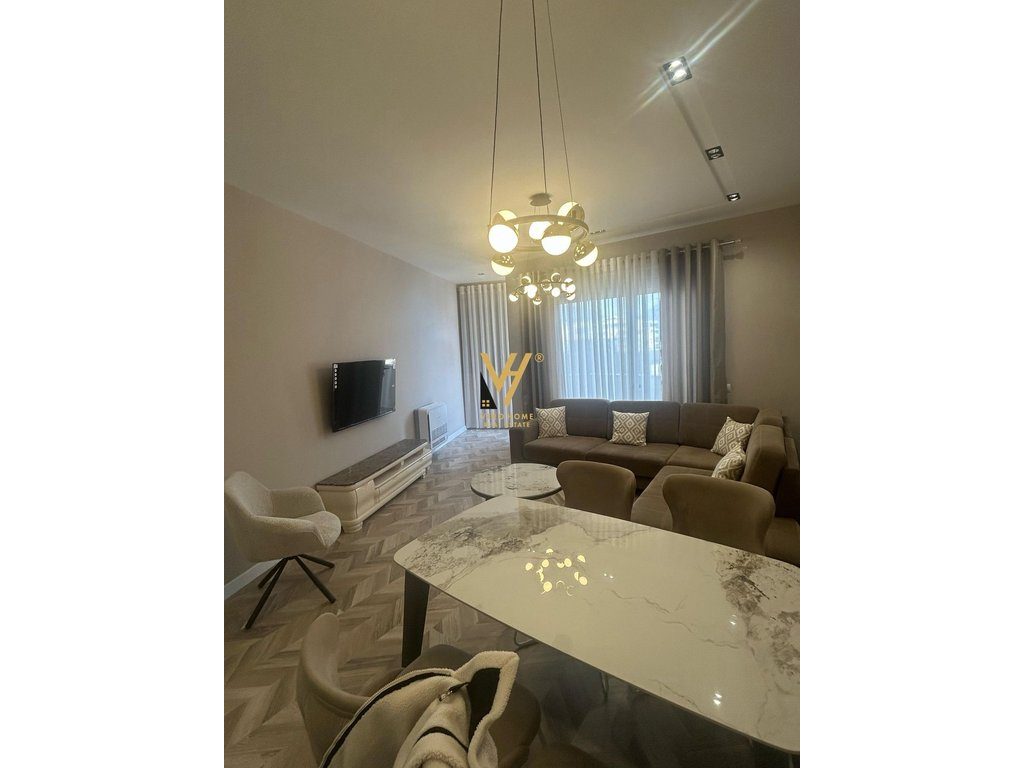 JEPET APARTAMENT 2+1+BLK ME QERA NE QENDER 1.200 EURO 2