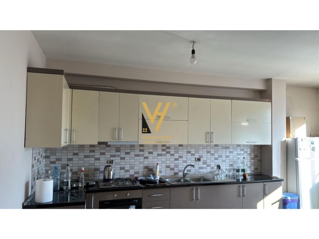 Jepet Apartament 3+1+2+ballkon me qera te Rruga e Kavajes 130 m2 2
