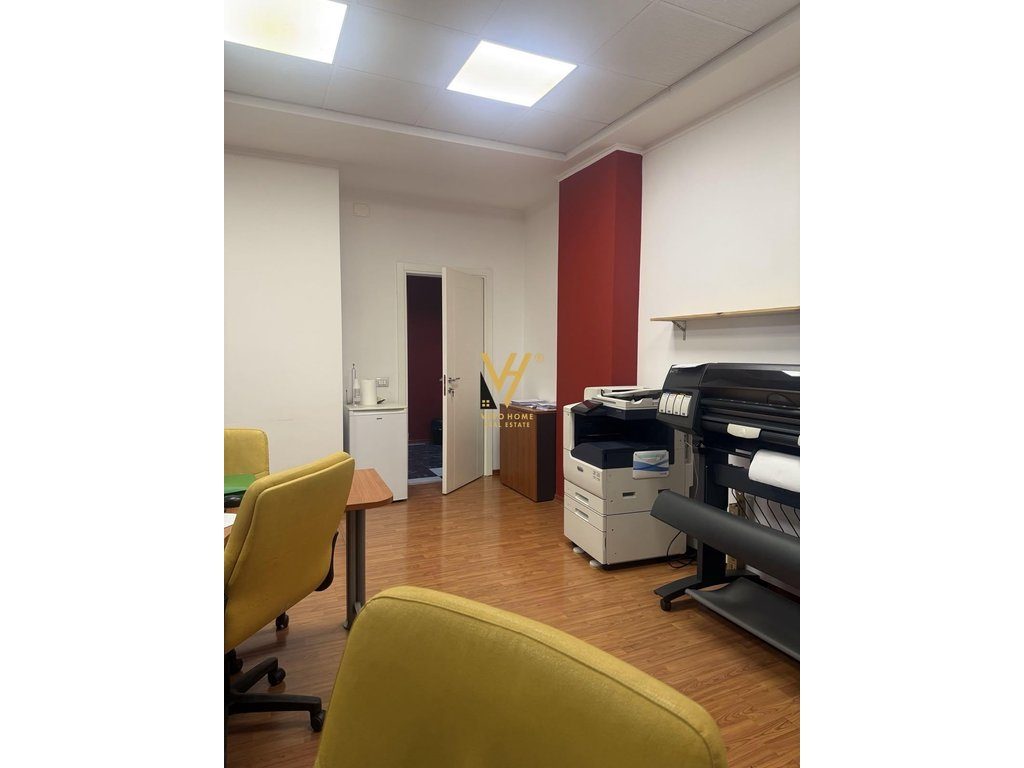 JEPET ZYRE 60 M2 ME QERA TE RRUGA E ELBASANIT 1.200 EURO 3