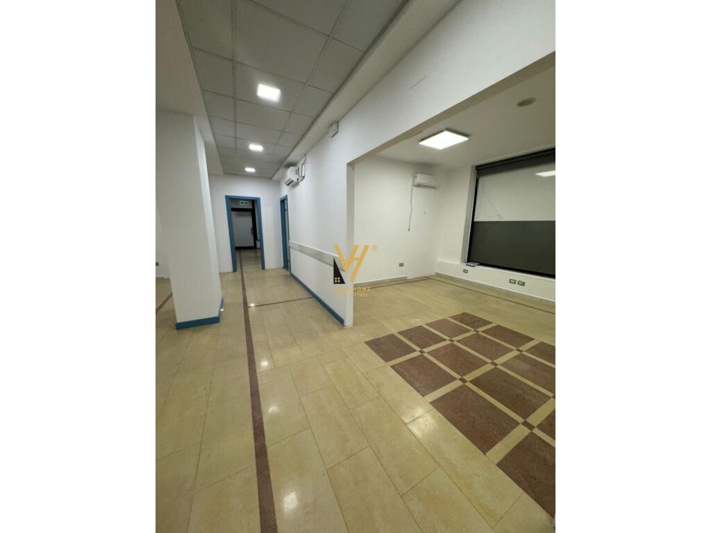 Jepet zyre me qera te Rruga Ferit Xhajko 280 m2 4