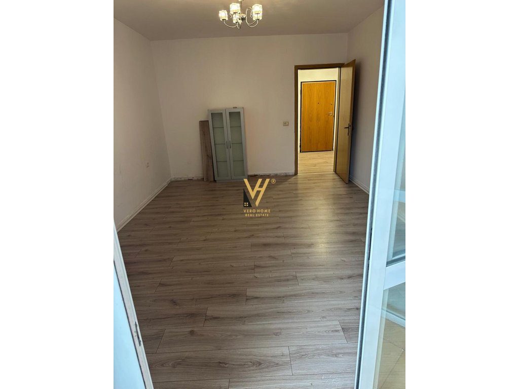 JEPET AMBIENT 2+1+ VERAND ME QERA, ISH EKSPOZITA 680 EURO