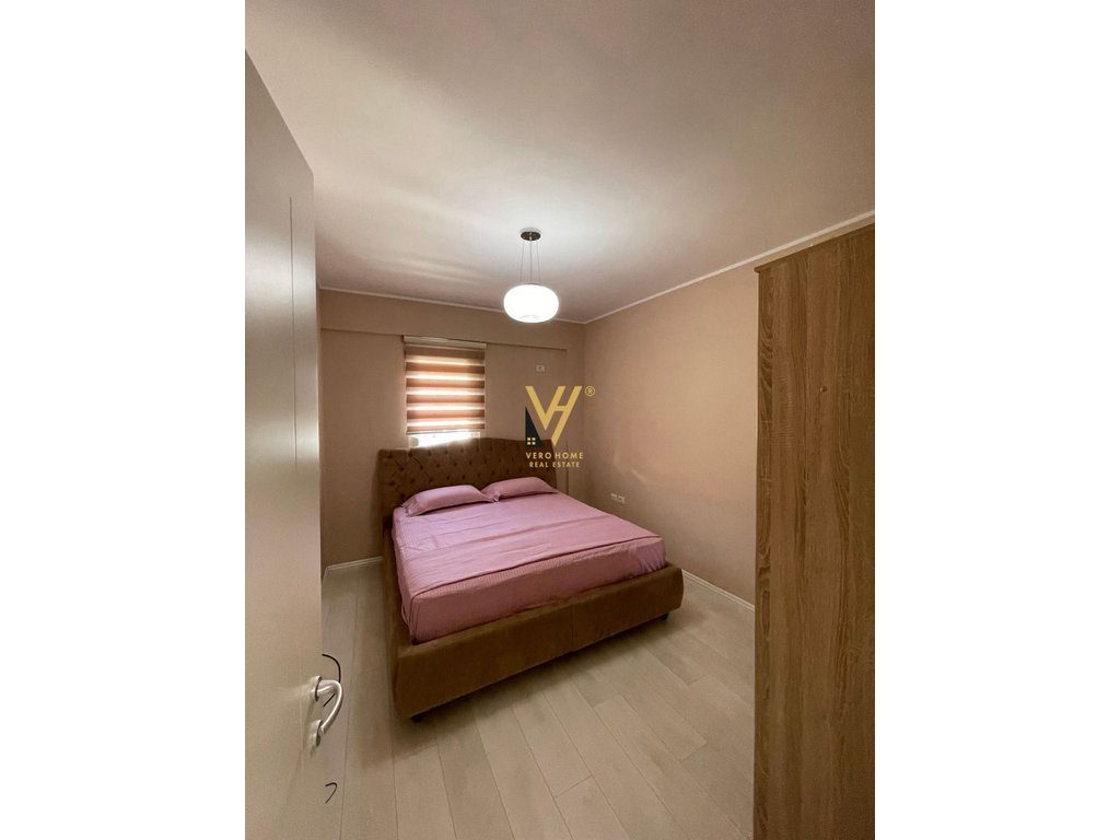 JEPET APARTAMENT 3+1+2+2BLK ME QIRA TE LIQENI I THATE 1.400 EURO 4