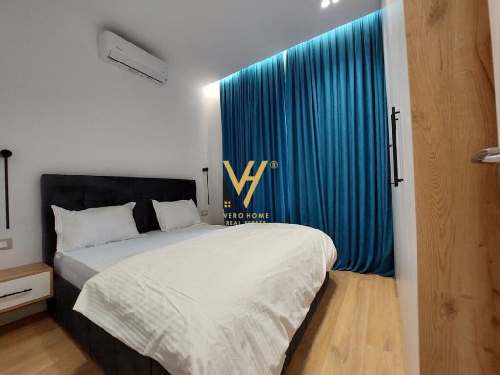 Jepet Apartament 1+1 me qera te Blloku 75 m2