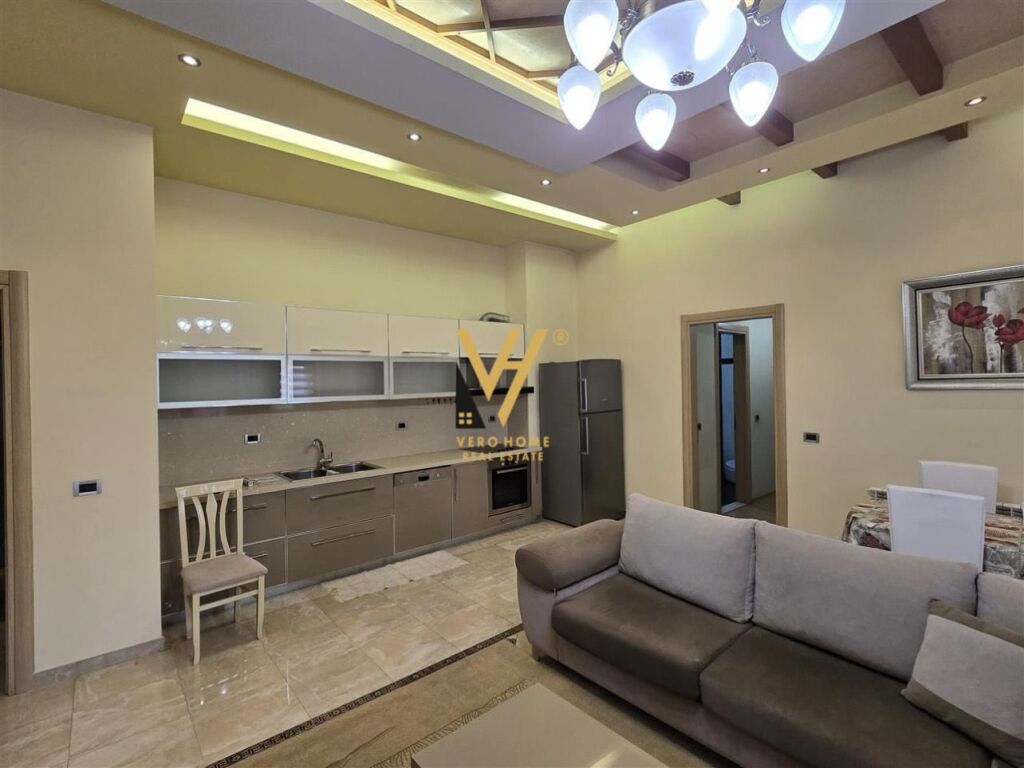 JEPET APARTAMENT 2+1+BLK ME QERA TE PAZARI I RI 950 EURO 2