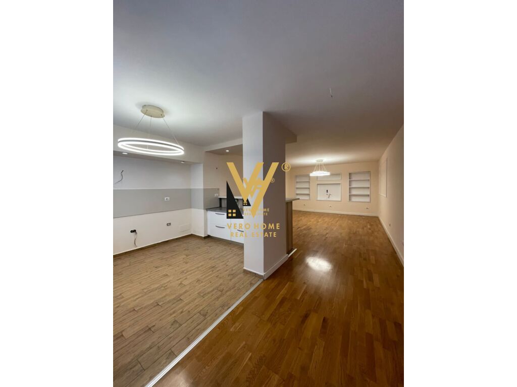 JEPET ZYRE 145 M2 ME QERA TE KOPSHTI ZOOLOGJIK 950 EURO
