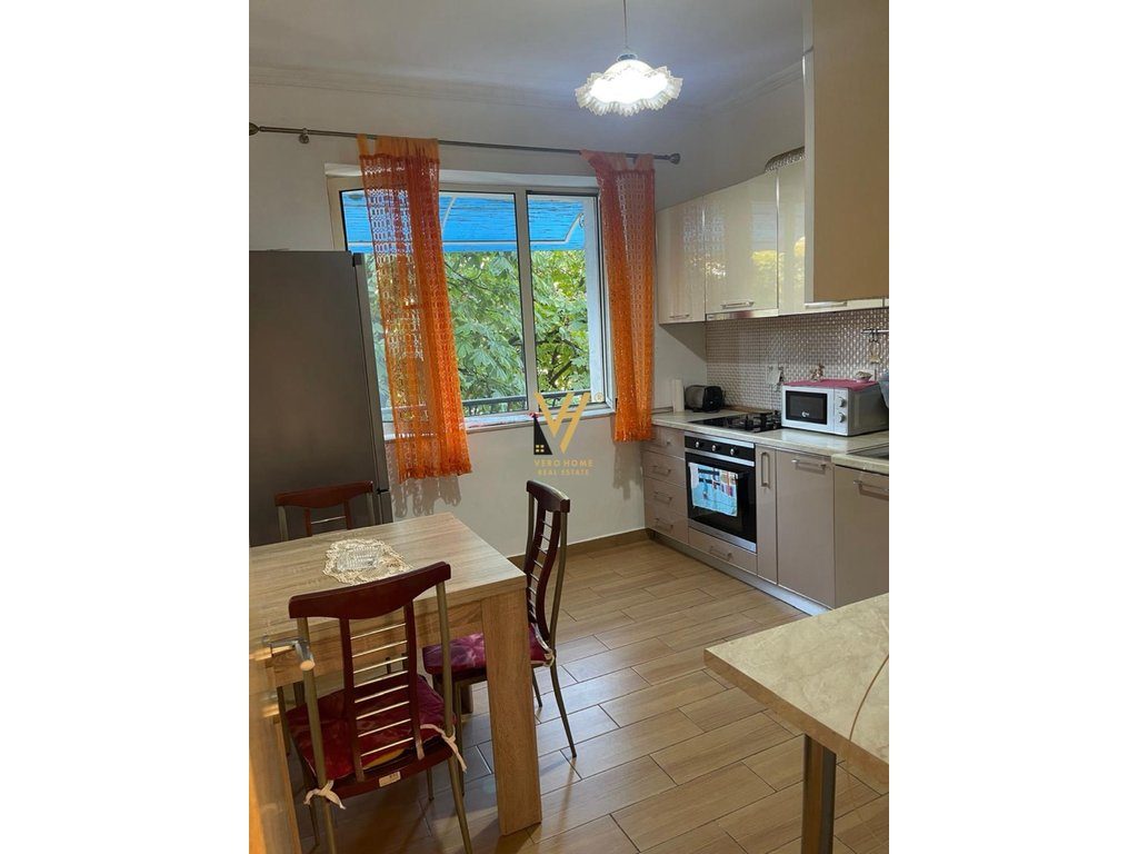 JEPET APARTAMENT 1+1+BLK ME QERA TE MYSLYM SHYRI 600 EURO 2