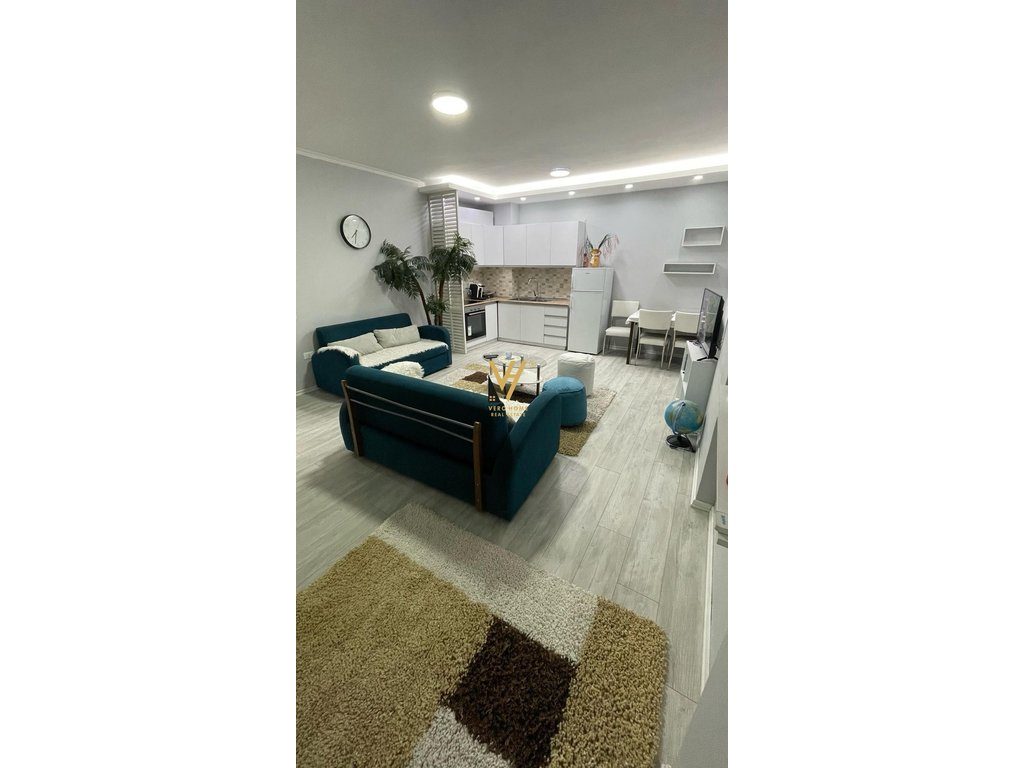 JEPET APARTAMENT 1+1 ME QERA TE KOMUNA E PARISIT 65.000 LEKE 2