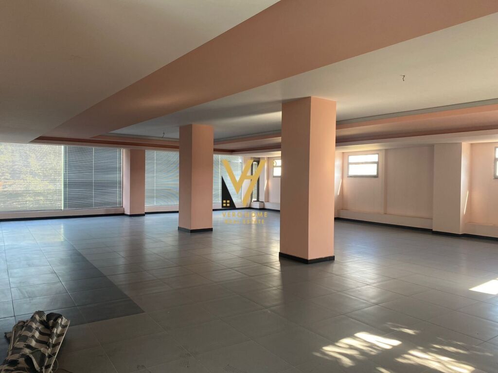 Jepet ambjent me qera te Rruga Siri Kodra 145 m2