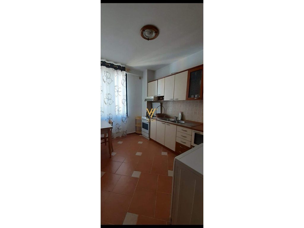 JEPET APARTAMENT 1+1 ME QIRA TE ISH EKSPOZITA 600 EURO 3