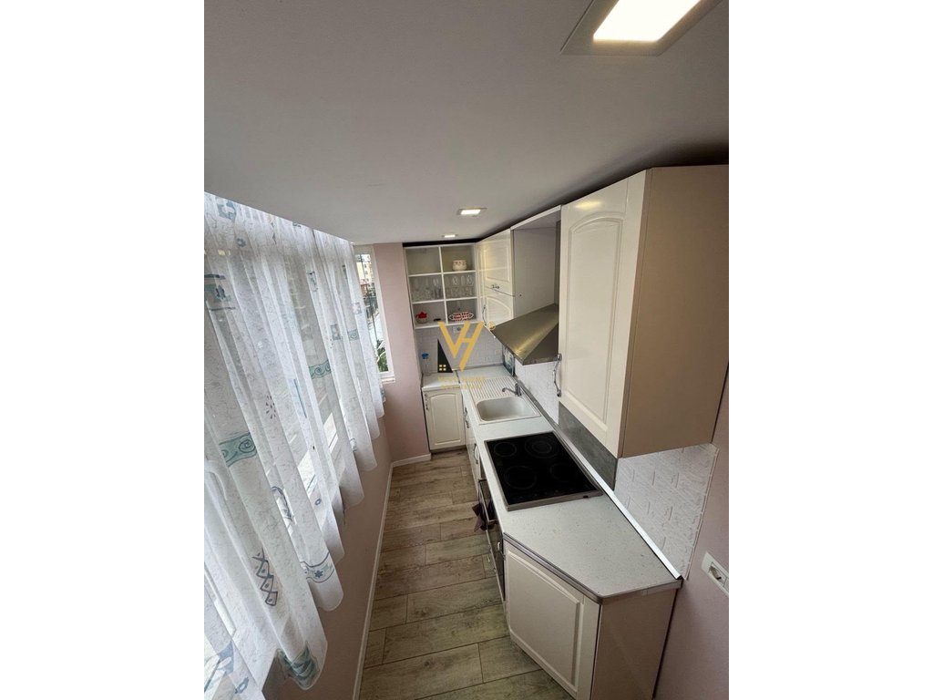 JEPET APARTAMENT 1+1 ME QIRA TE 21 DHJETORI 60.000 LEKE 3