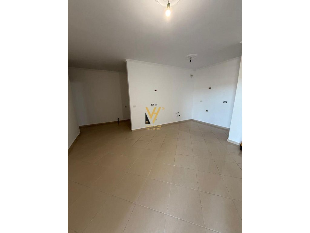 SHITET APARTAMENT 2+1+2 NE FIER 8.800.000 LEKE
