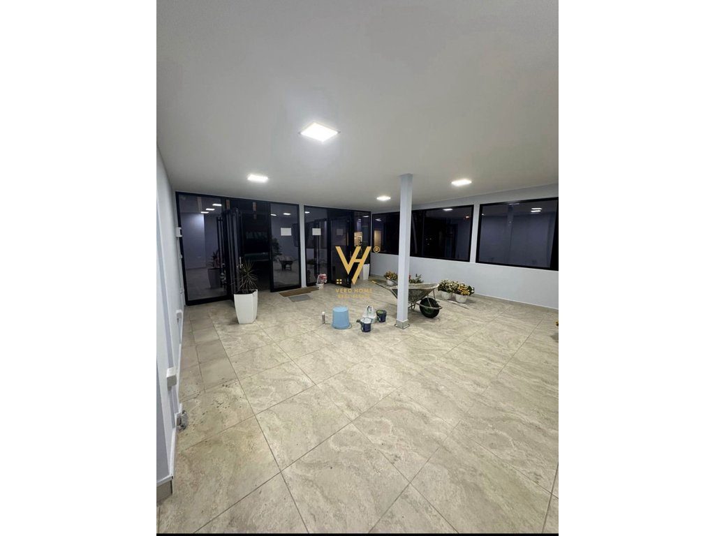 JEPET DYQAN 45M2 ME QERA TE XHAMIA E SAUKUT 380 EURO 2
