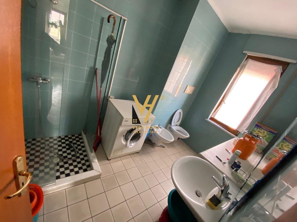 JEPET APARTAMENT 1+1+BLK ME QERA TE RRUGA E BARRIKADAVE 550 EURO 4