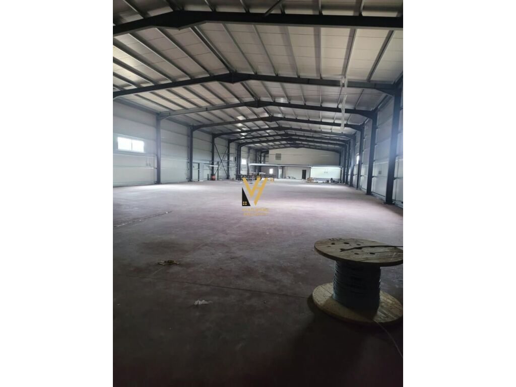 Shitet Kapanon ne Fushe Preze 1600 m2 2