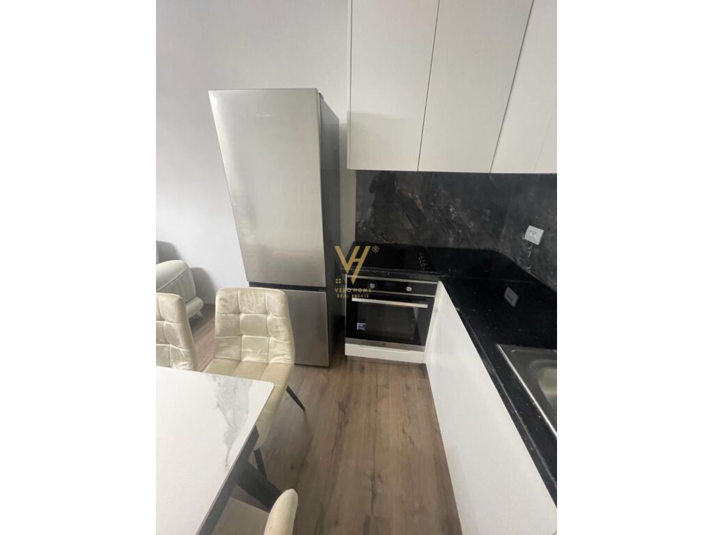 Jepet Apartament 2+1+ballkon me qera te Rruga e Bogdaneve 92 m2 2