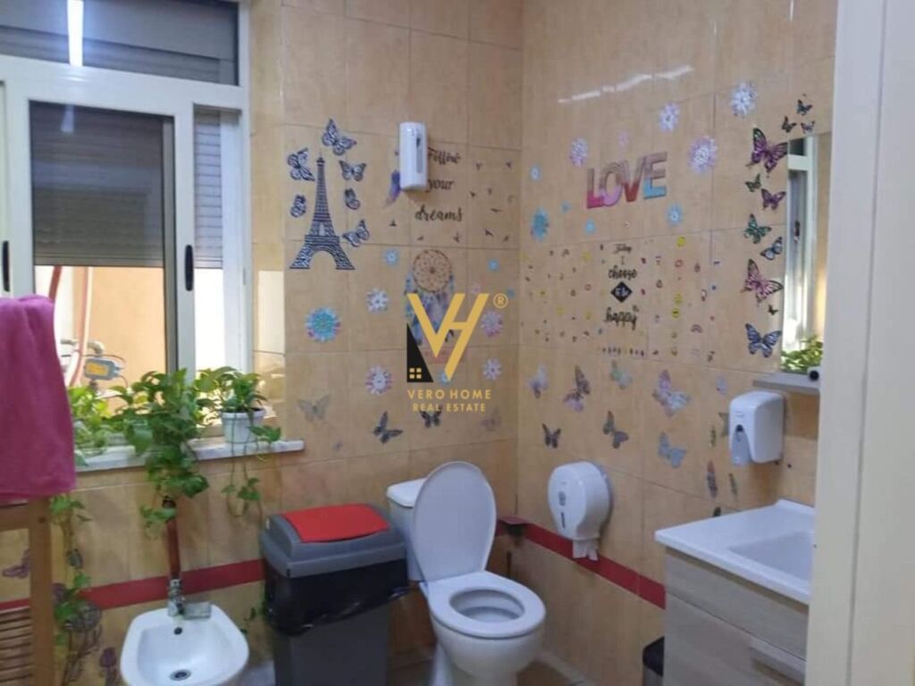 Jepet Zyre me qera ne Bllok 140 m2 4