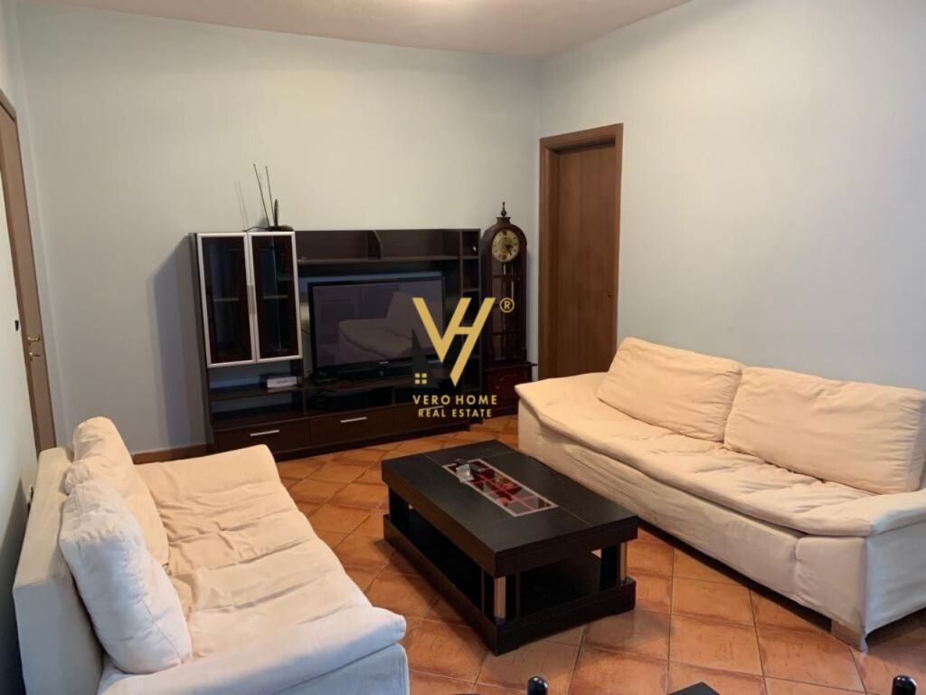 JEPET APARTAMENT 1+1+BLK ME QERA TE HARRY FULTZ 500 EURO