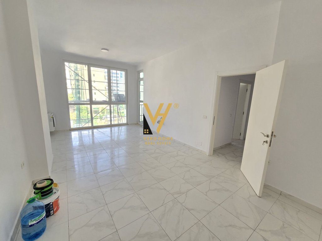 JEPET ZYRE 110 M2 ME QERA TE NISHARAKU 1.000 EURO