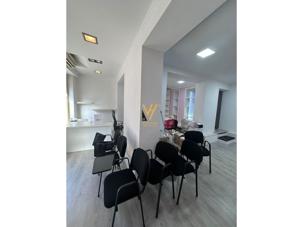 Jepet dyqan me qera te Blloku 60 m2