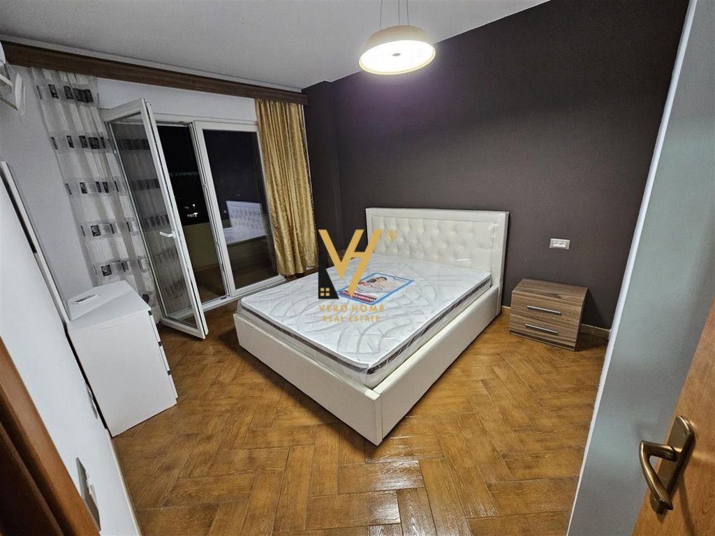 JEPET APARTAMENT 3+1+BLK ME QERA NE LAPRAKE 75.000 LEKE 4