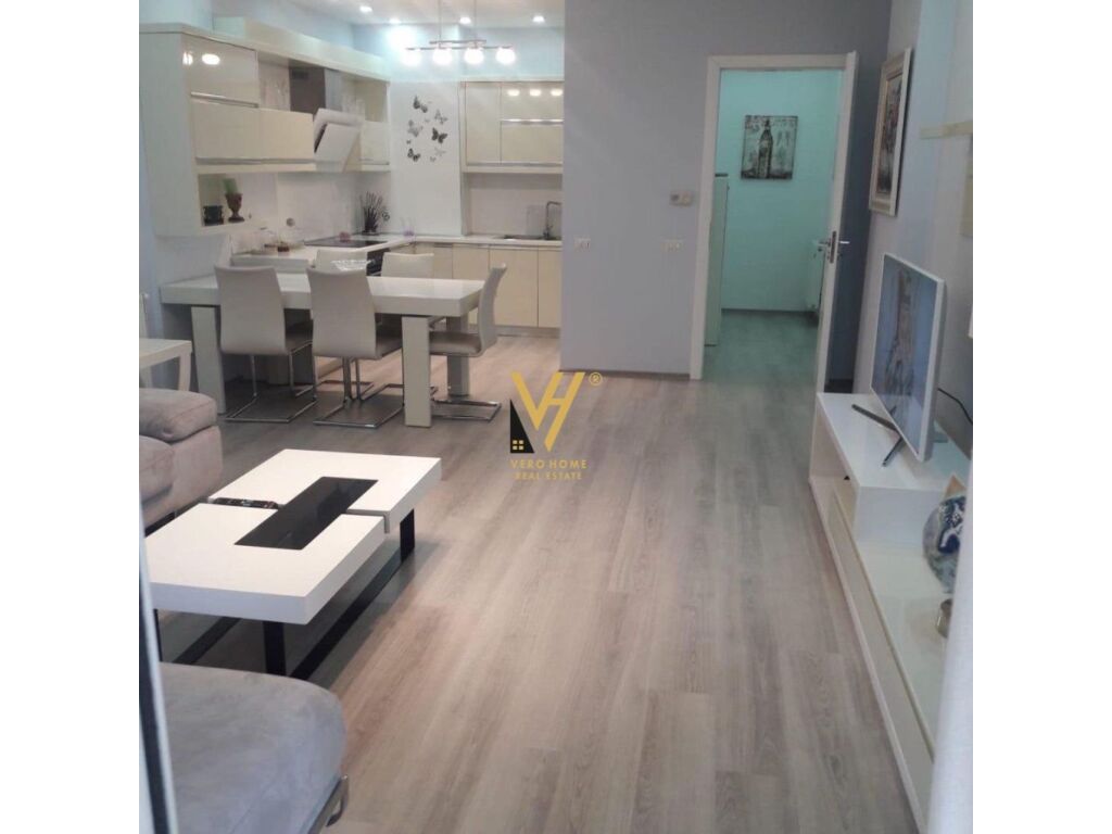 Jepet Apartament 2+1+2+ballkon me qera te Selvia 120 m2 2