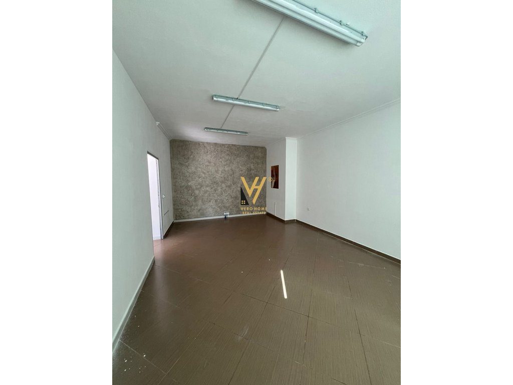 JEPET ZYRE 120 M2 ME QERA NE SAUK 600 EURO 4