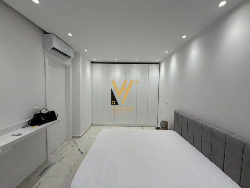 JEPET APARTAMENT 1+1+BLK ME QIRA TE ZOGU I ZI 760 EURO 4