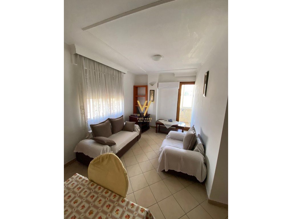JEPET APARTAMENT 1+1+BLK ME QERA TE RRUGA E BARRIKADAVE 550 EURO