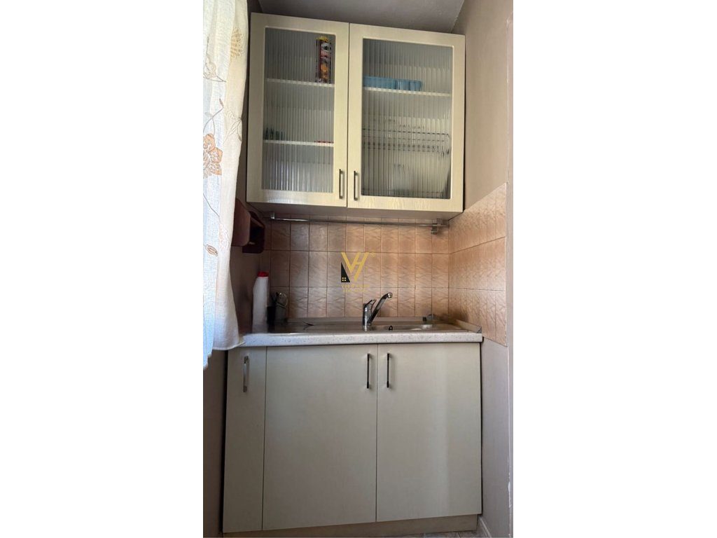 JEPET APARTAMENT 1+1+BLK ME QERA RRUGA E ELBASANIT 50.000 LEKE 2