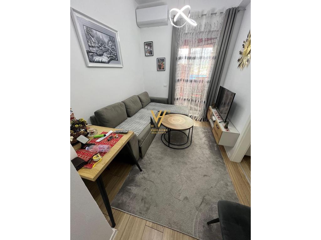 JEPET APARTAMENT 1+1+BLK ME QERA TE MANGALEM, ALI DEM 40.000 LEKE