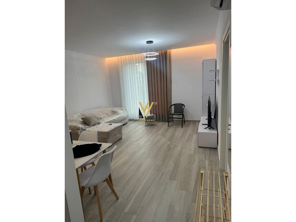JEPET APARTAMENT 1+1+BLK ME QERA TEK BULEVARDI I RI 60.000 LEKE