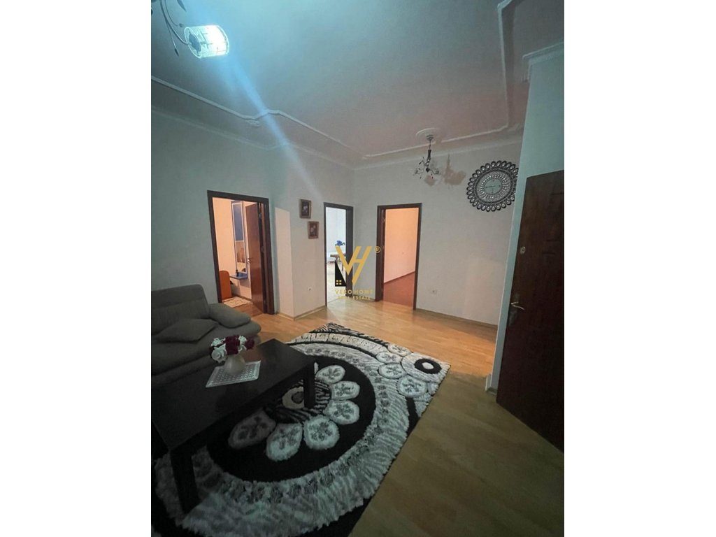 JEPET HYRJE 2+1+2BK ME QIRA TE 5 MAJI 45.000 LEKE 4
