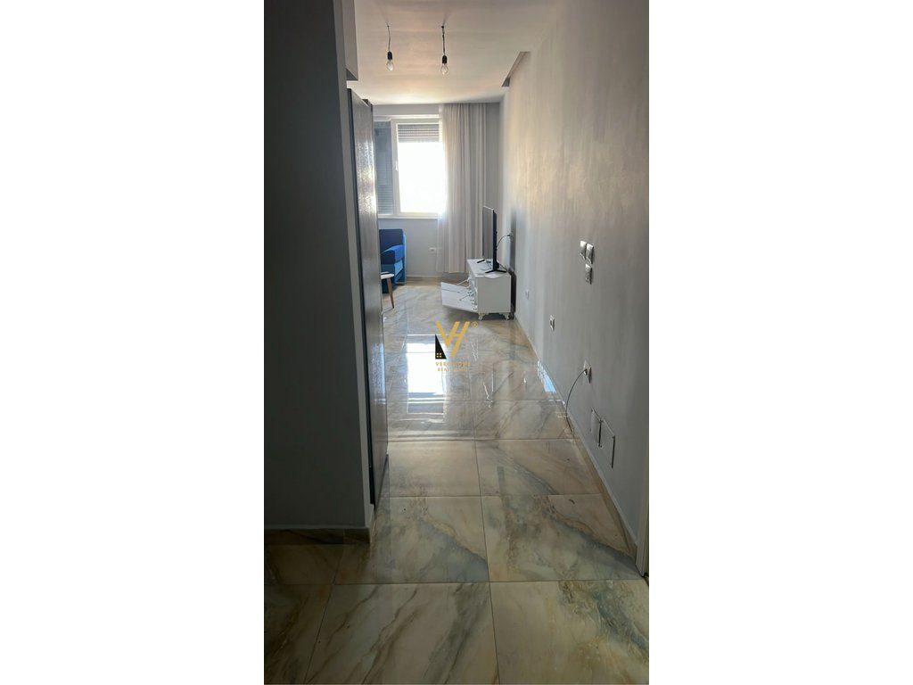 JEPET ZYRE 2+1+BLK ME QERA NE ASTIR 600 EURO 4