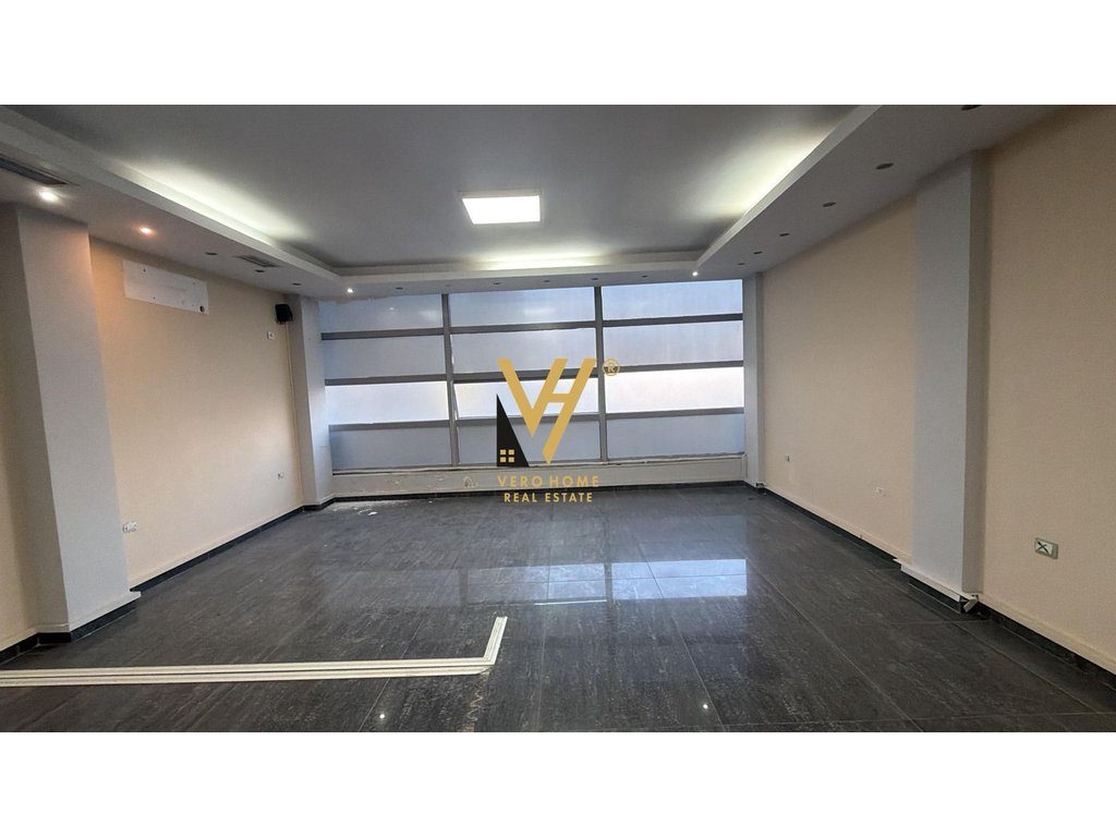 JEPET AMBIENT BIZNESI 160 M2 ME QIRA NE ASTIR 1.100 EURO