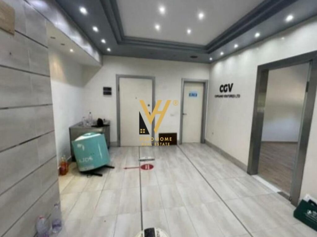 Shitet ambient biznesi te Rruga e Elbasanit 122 m2