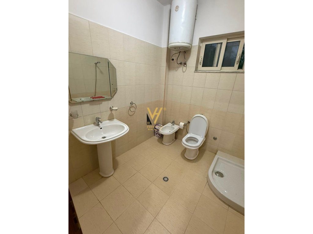 JEPET APARTAMENT 1+1 ME QERA TEK 5 MAJI 50.000 LEKE 4