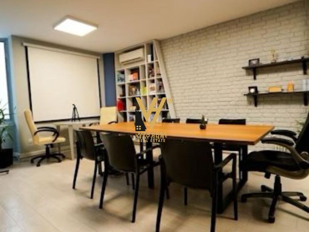 JEPET ZYRE 250 M2 ME QERA NE AUTOSTRADE TIRANE DURRES 400 EURO