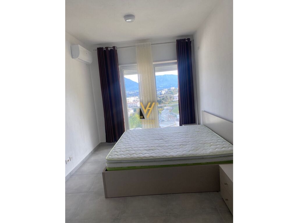 Jepet vile tre katshe me qera te Kodra e Diellit 350 m2