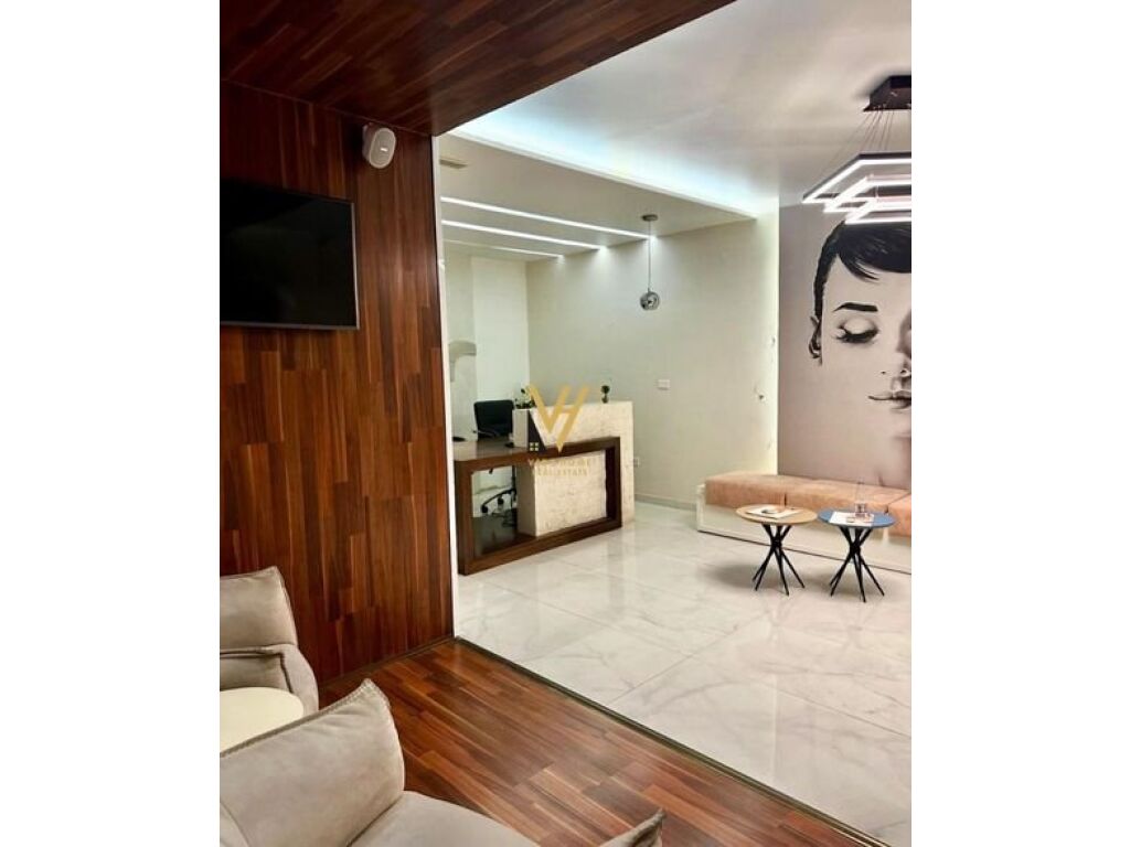Shitet Ambient Biznesi te Ish Ekspozita Sot 152 m2