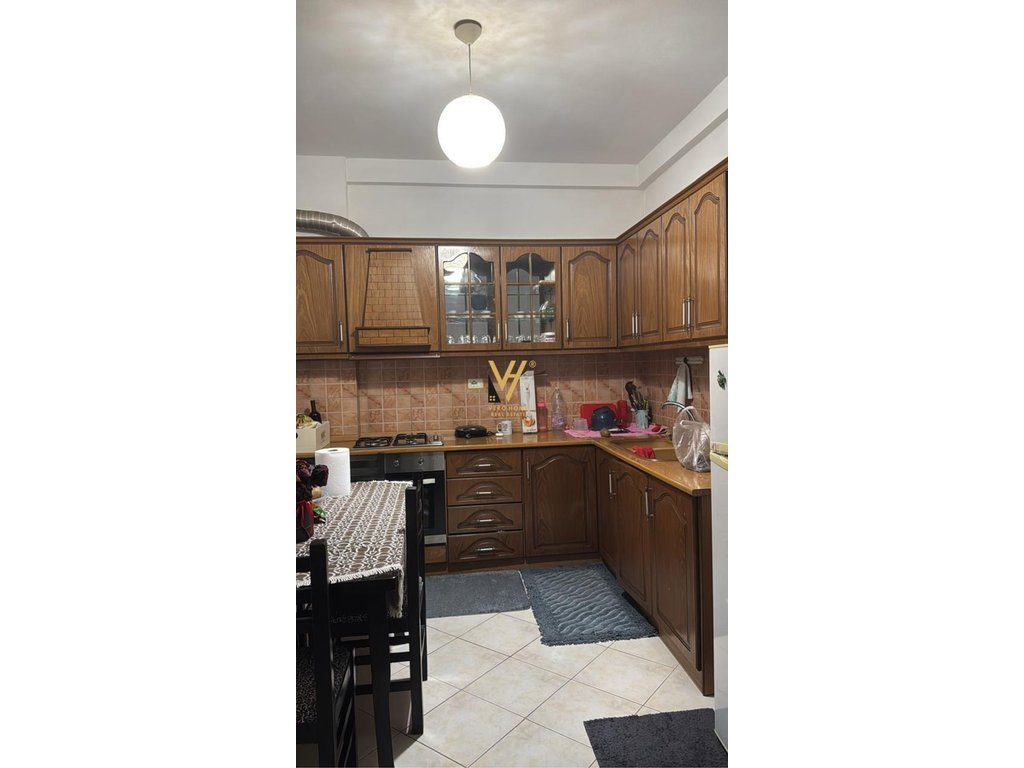 JEPET APARTAMENT 1+1+BLK ME QERA NE SELITE 450 EURO 3