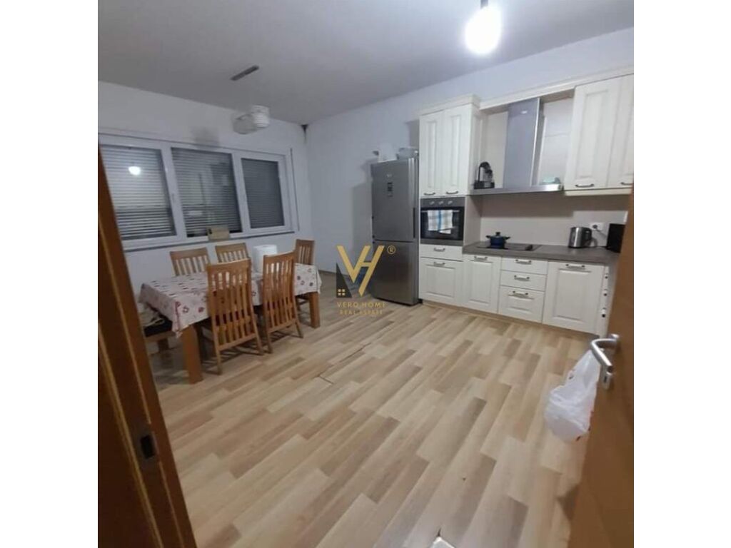 Shitet apartament 4+1+2 te te Liqeni Artificial 172 m2 2