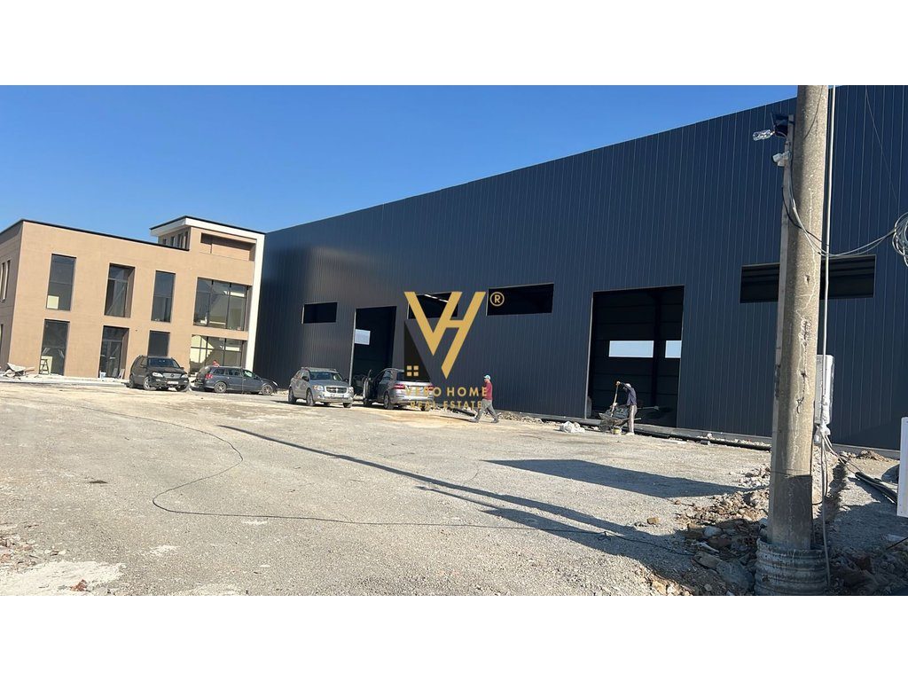 JEPET KAPANON 1.500 M2 ME QERA NE VAQARR 6.000 EURO