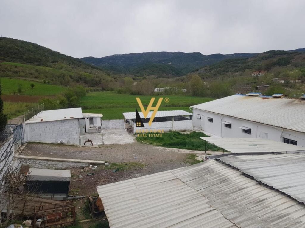 Shitet Ferme dhe Toke ne Baldushk 400 m2 3