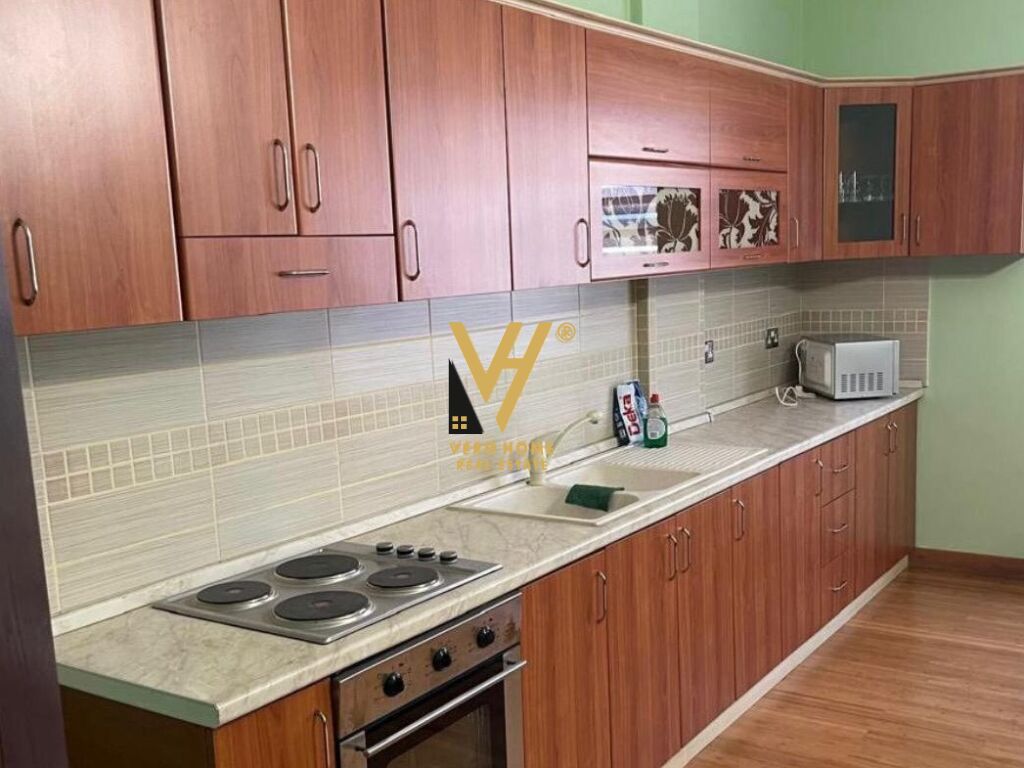 JEPET APARTAMENT 2+1+BALLKON TE TREGU ELEKTRIK 50.000 LEKE 2