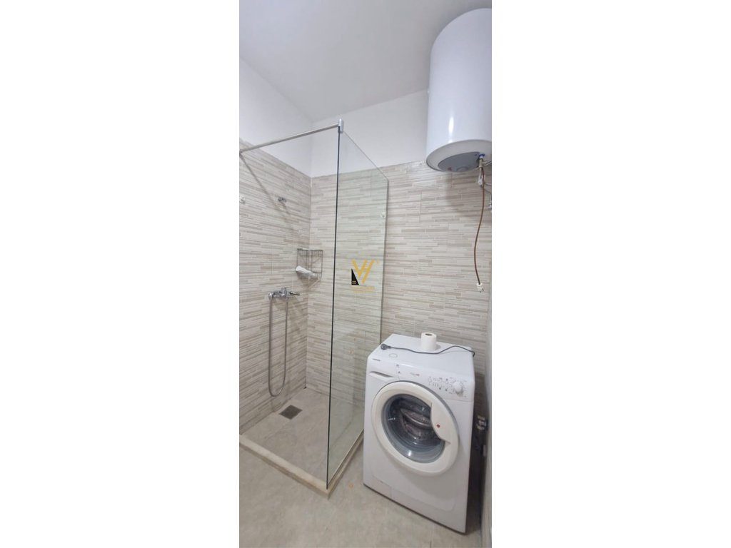 JEPET APARTAMENT 1+1 ME QERA PRANE QSUT 50.000 LEKE 3